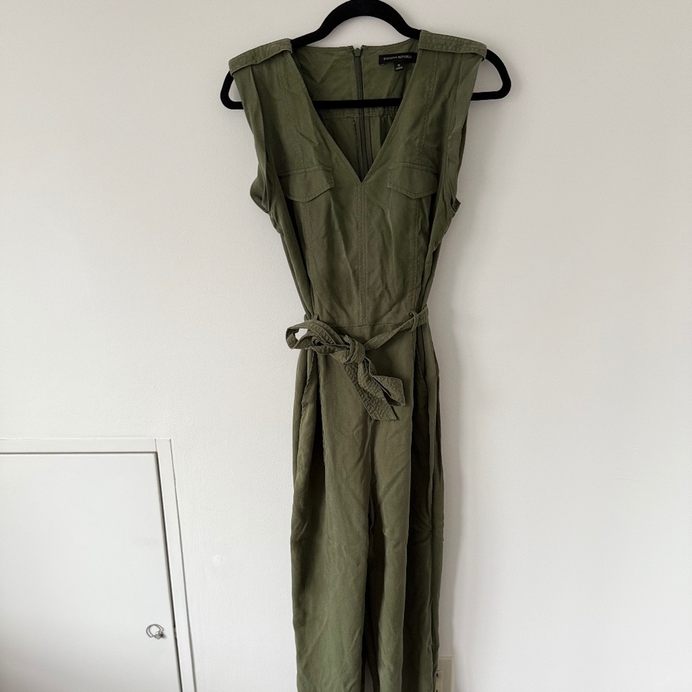 Banana Republic Green Jumpsuit | Size 6